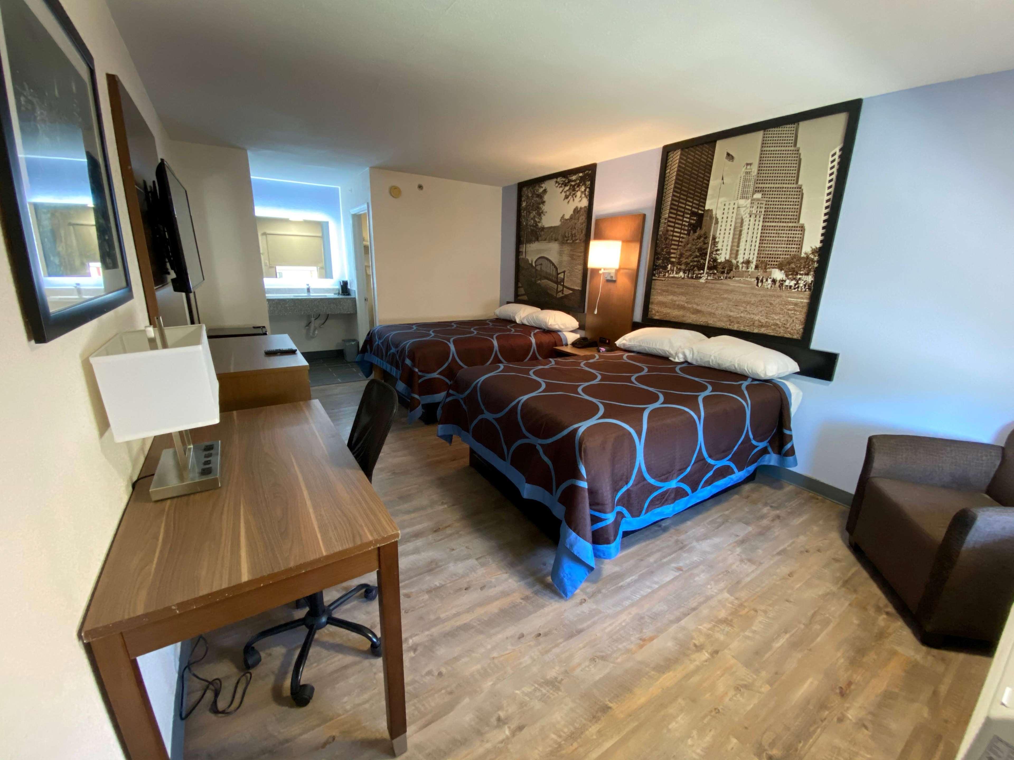 Super 8 By Wyndham Marietta/West/Atl Area Hotel Екстериор снимка